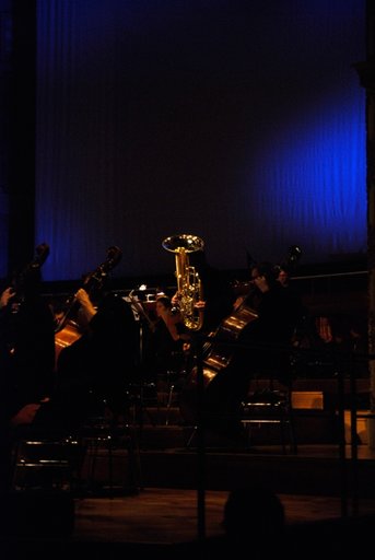 Die Tuba klaut der Piccolo die Melodie.