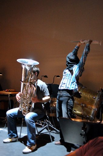 Tuba wird narkotisiert - Probe Sinfonieorchester Aachen, Foto: Sandra Borchers